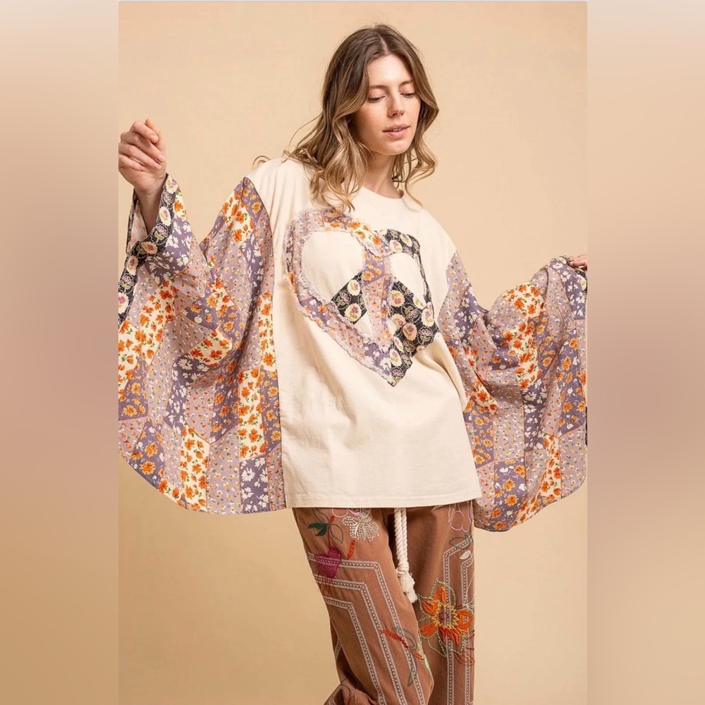 Blue Velvet Heart Peach Sign Patch Top, Oversized, Cream, Size Large/XL
